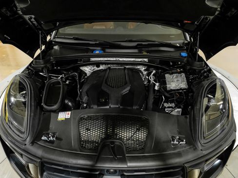 Used 2024 Porsche Macan w/ Premium Plus Package AWD/4WD image 53