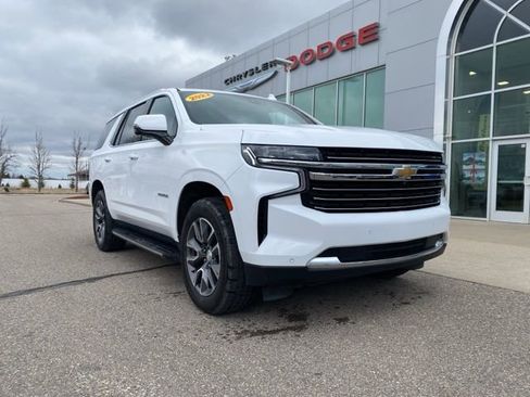 Used 2022 Chevrolet Tahoe LT w/ Luxury Package image 3