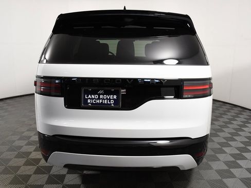 Used 2025 Land Rover Discovery Dynamic SE image 5