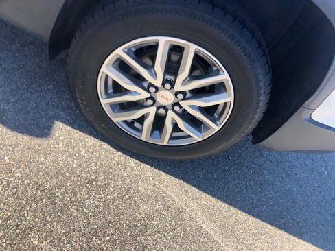 Used 2018 GMC Acadia SLE image 8