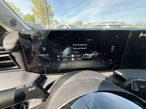 New 2026 Nissan Kicks SR w/ SR Premium Package AWD/4WD image 15