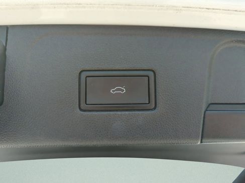 Used 2022 Volkswagen Atlas SEL AWD/4WD image 18