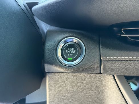 Used 2023 Buick Envision Avenir AWD/4WD image 32