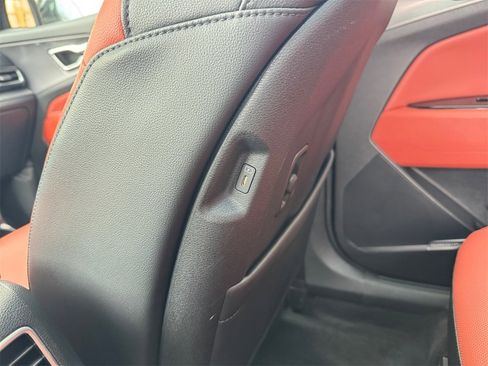 Used 2023 Kia Sportage SX image 20