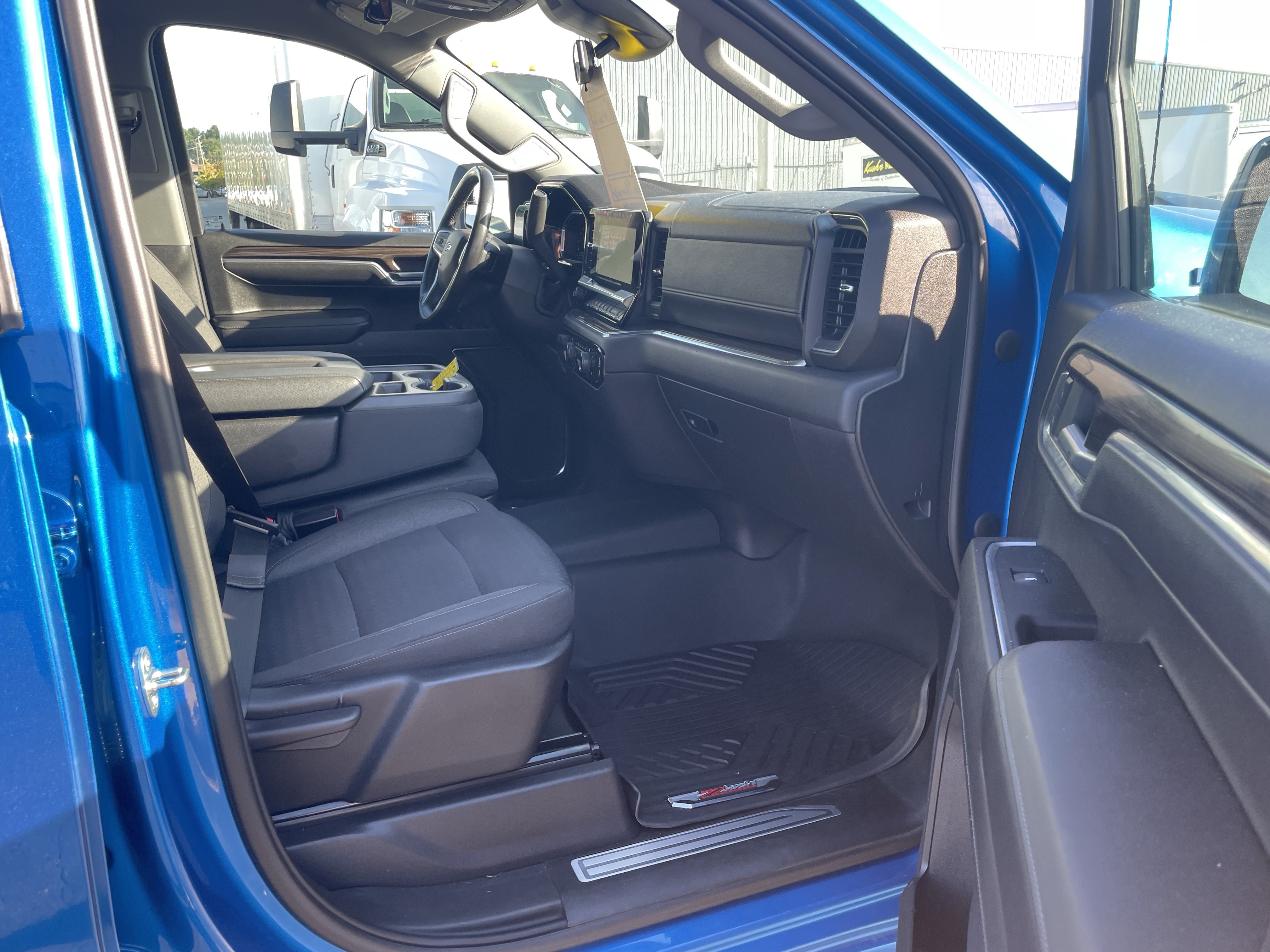 Used 2023 Chevrolet Silverado 1500 LT Trail Boss w/ Protection Package AWD/4WD image 28