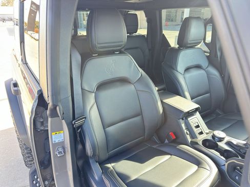 New 2025 Ford Bronco Badlands image 32