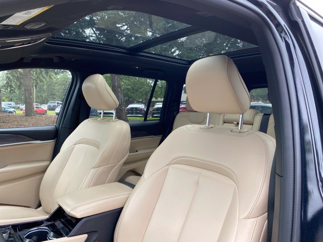 Used 2023 Jeep Grand Cherokee Limited AWD/4WD image 2