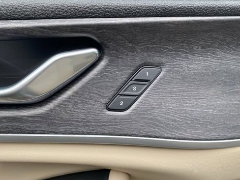 Used 2025 Jeep Grand Cherokee Limited image 14