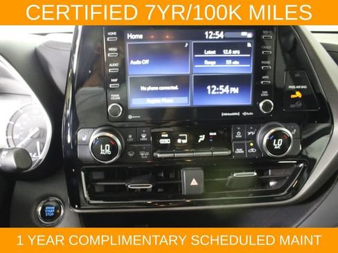 Used 2022 Toyota Highlander XLE AWD/4WD image 25