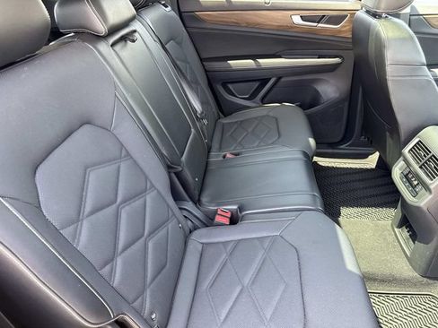 Certified 2024 Volkswagen Atlas SE w/ Panoramic Sunroof Package FWD image 28