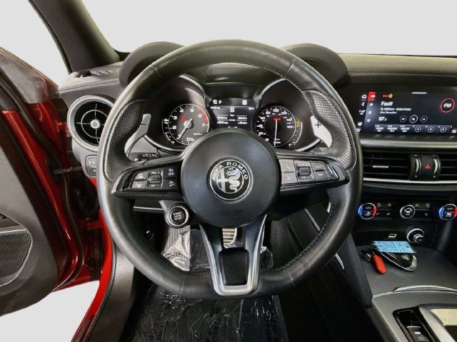 Used 2023 Alfa Romeo Stelvio Veloce AWD/4WD image 12