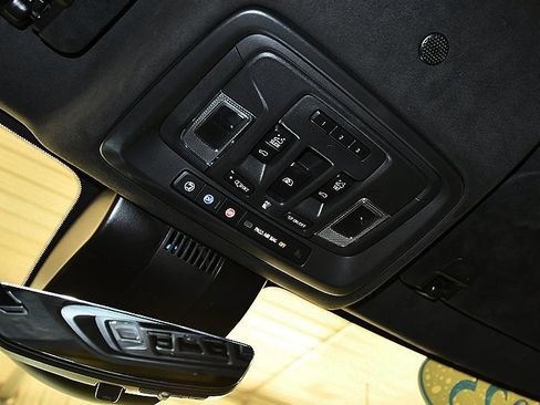 Used 2025 GMC Sierra 1500 AT4X image 29