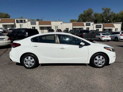 Used 2017 Kia Forte LX image 8