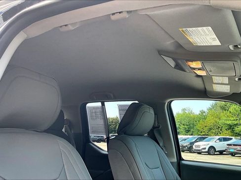 Used 2020 Nissan Frontier SV AWD/4WD image 24