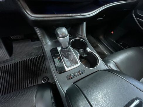 Used 2016 Toyota Highlander Limited image 16