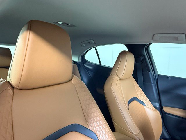 Used 2022 Lexus UX 200 FWD image 30