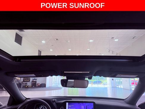 Used 2023 Lexus LS 500 w/ Accessory Package (Z2) RWD image 10