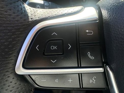 Used 2025 Toyota Sienna Platinum AWD/4WD image 35