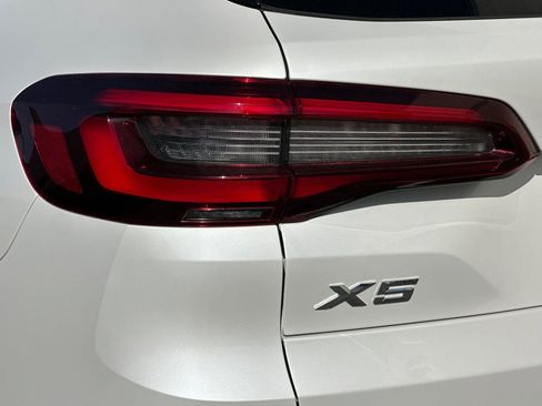 Used 2023 BMW X5 xDrive40i w/ Premium Package image 39