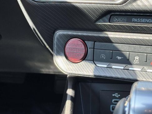 Used 2025 Ford Mustang Coupe RWD image 6