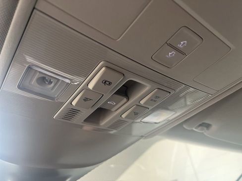 New 2026 Volkswagen Taos SE image 25