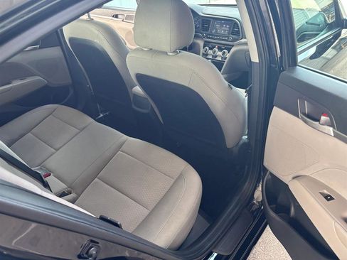 Used 2019 Hyundai Elantra SEL image 12
