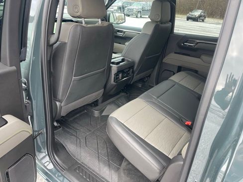 Used 2025 Chevrolet Silverado 1500 ZR2 w/ Technology Package image 17