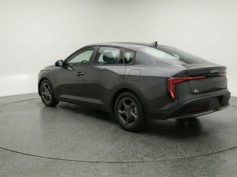 Used 2025 Kia K4 LXS image 6