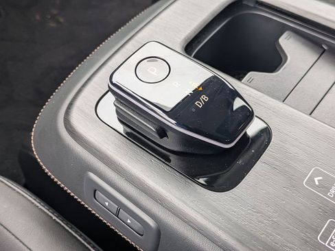 Used 2023 Nissan Ariya FWD image 22