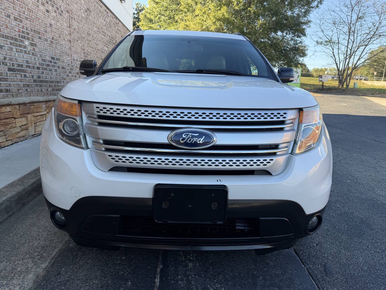 Used 2015 Ford Explorer XLT w/ Equipment Group 202A FWD image 5