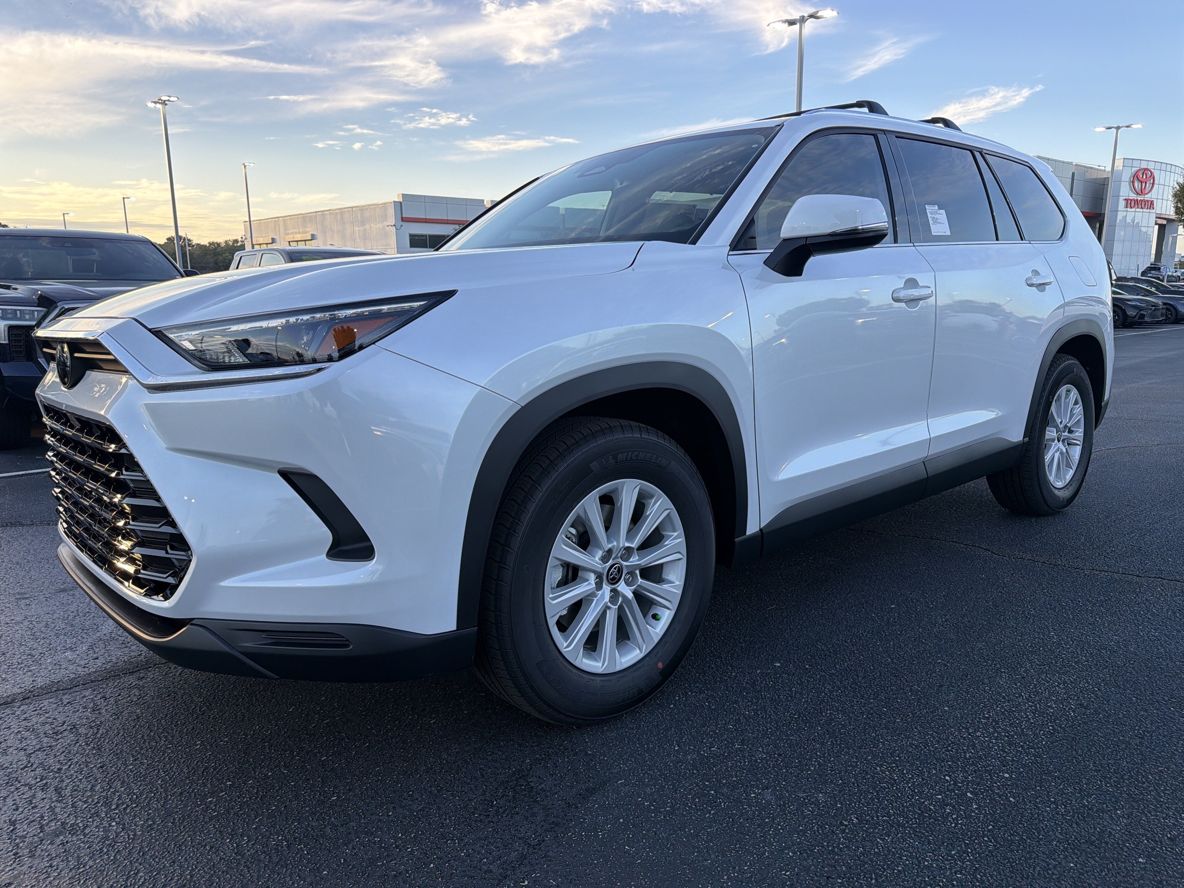 New 2026 Toyota Grand Highlander XLE FWD image 3