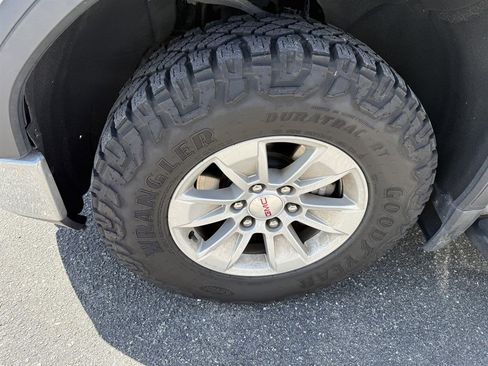 Used 2020 GMC Sierra 1500 SLE w/ SLE Value Package image 3