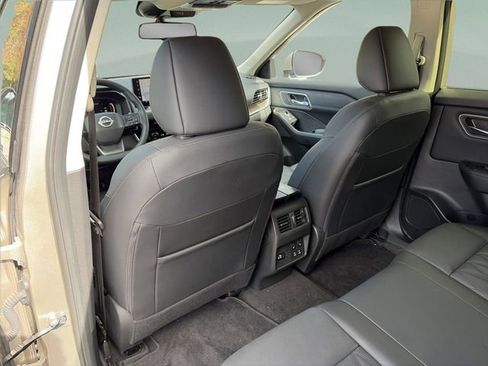 Used 2025 Nissan Rogue Platinum w/ Platinum Premium Package image 30