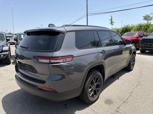 Used 2025 Jeep Grand Cherokee L Altitude AWD/4WD image 11