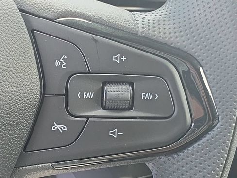 New 2026 Chevrolet Trax LS w/ LS Convenience Package FWD image 16