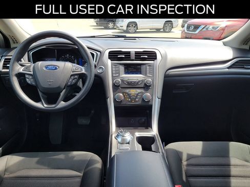 Certified 2017 Ford Fusion SE FWD image 8