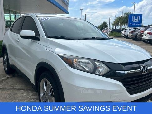 Used 2017 Honda HR-V LX image 3