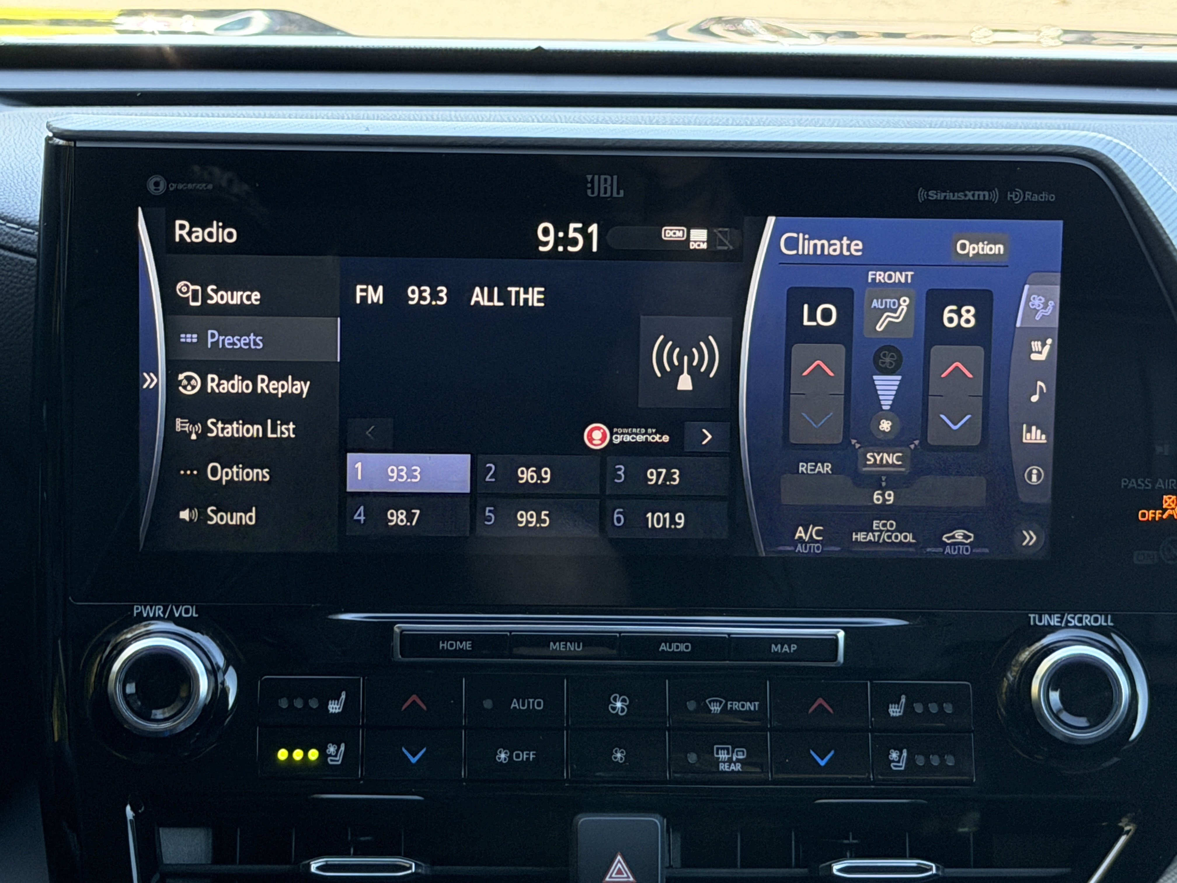 Used 2022 Toyota Highlander Platinum AWD/4WD image 30