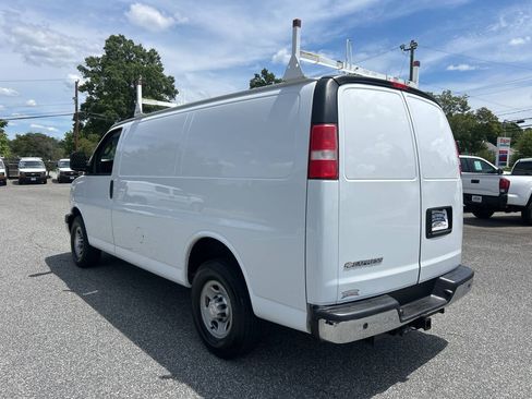 Used 2017 Chevrolet Express 2500 RWD image 7