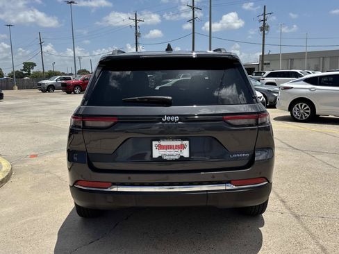 Used 2024 Jeep Grand Cherokee Laredo RWD image 6