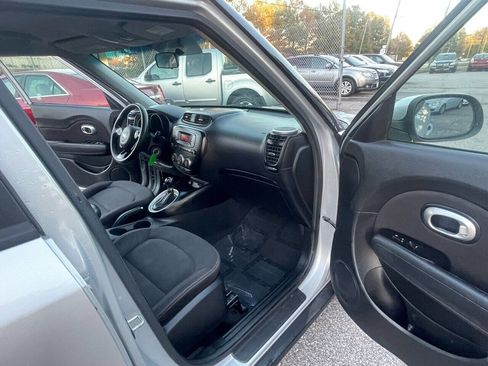 Used 2016 Kia Soul image 17