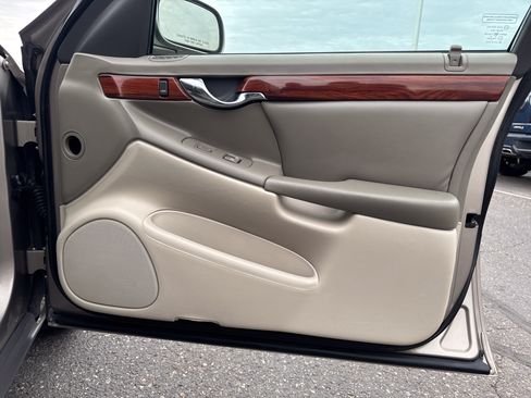 Used 2000 Cadillac De Ville w/ Comfort/Convenience Pkg FWD image 26
