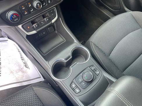 Used 2023 GMC Terrain SLE w/ Driver Convenience Package FWD image 25