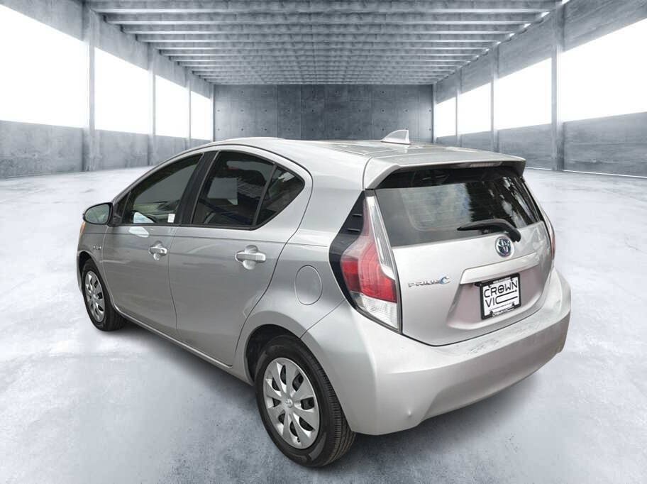 Used 2016 Toyota Prius C One FWD image 4
