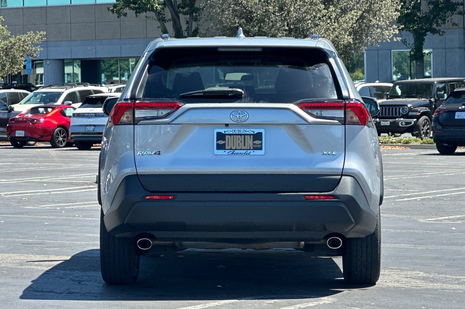Used 2025 Toyota RAV4 XLE FWD image 5