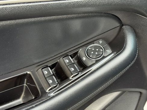 Used 2020 Ford Edge SEL w/ Convenience Package image 11