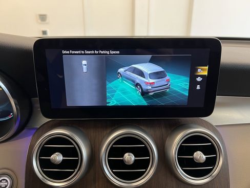 Used 2021 Mercedes-Benz GLC 300 4MATIC image 28