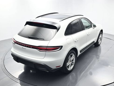 Certified 2022 Porsche Macan AWD/4WD image 38