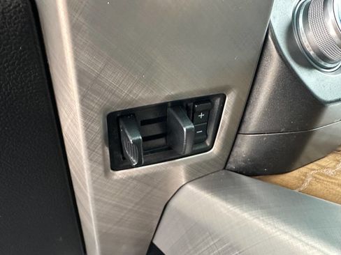 Used 2018 Ford F150 Limited image 32