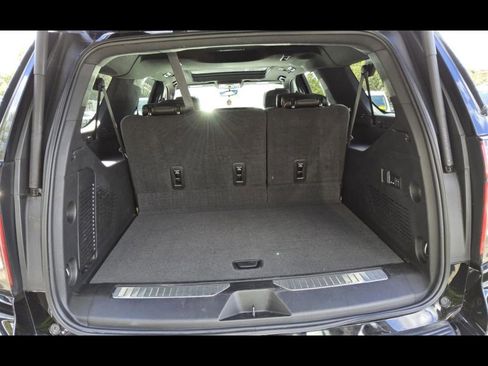 Used 2022 Chevrolet Suburban Premier image 4